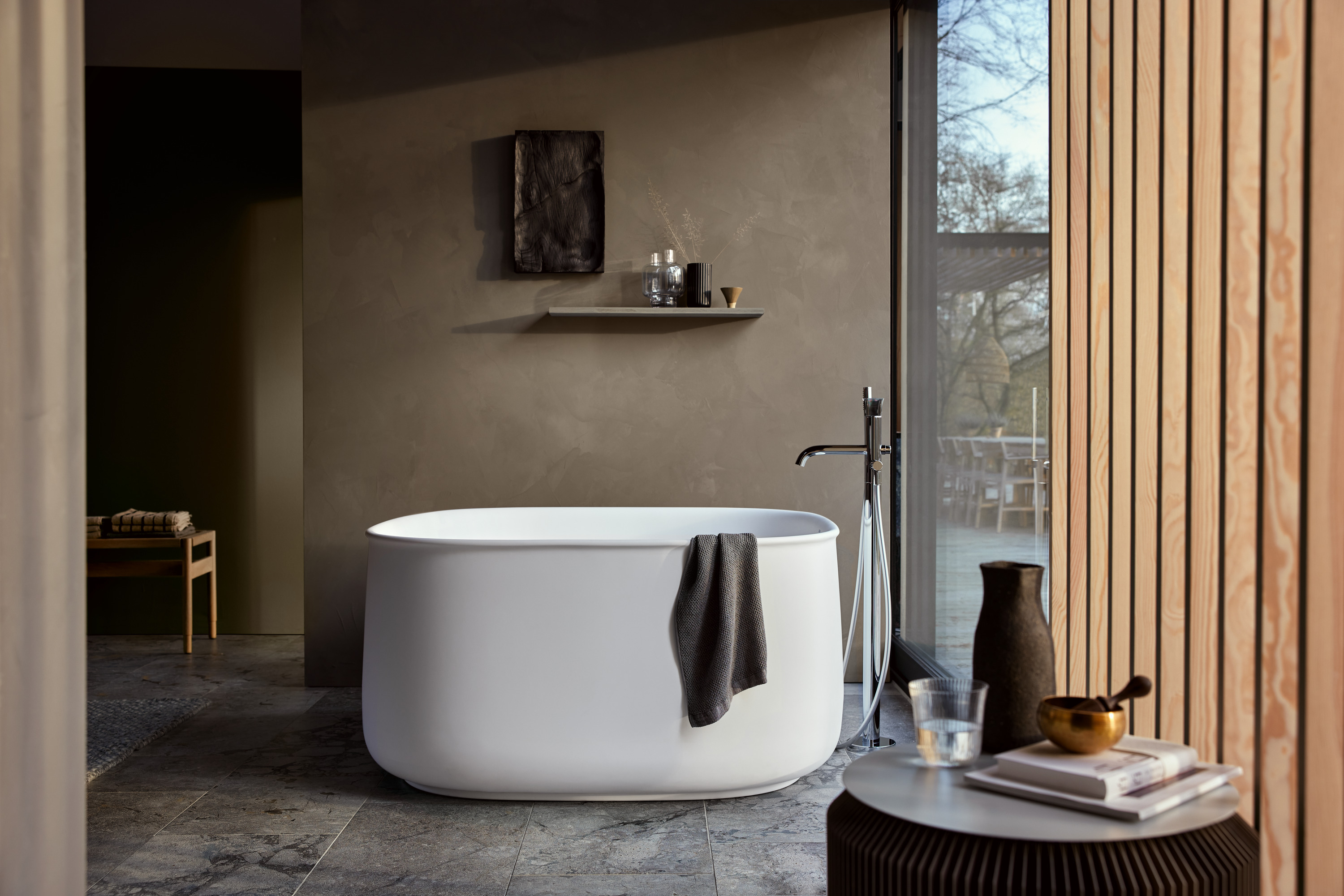 Zencha freestanding bath tub 1250 x 1250mm