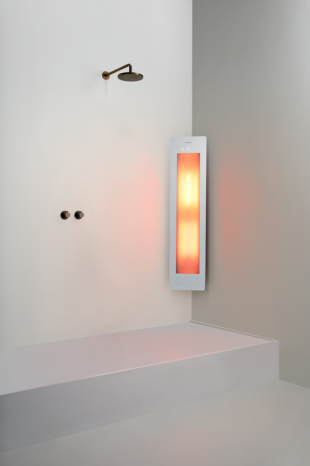 Round Line Plus/M infrared and UV heater for shower