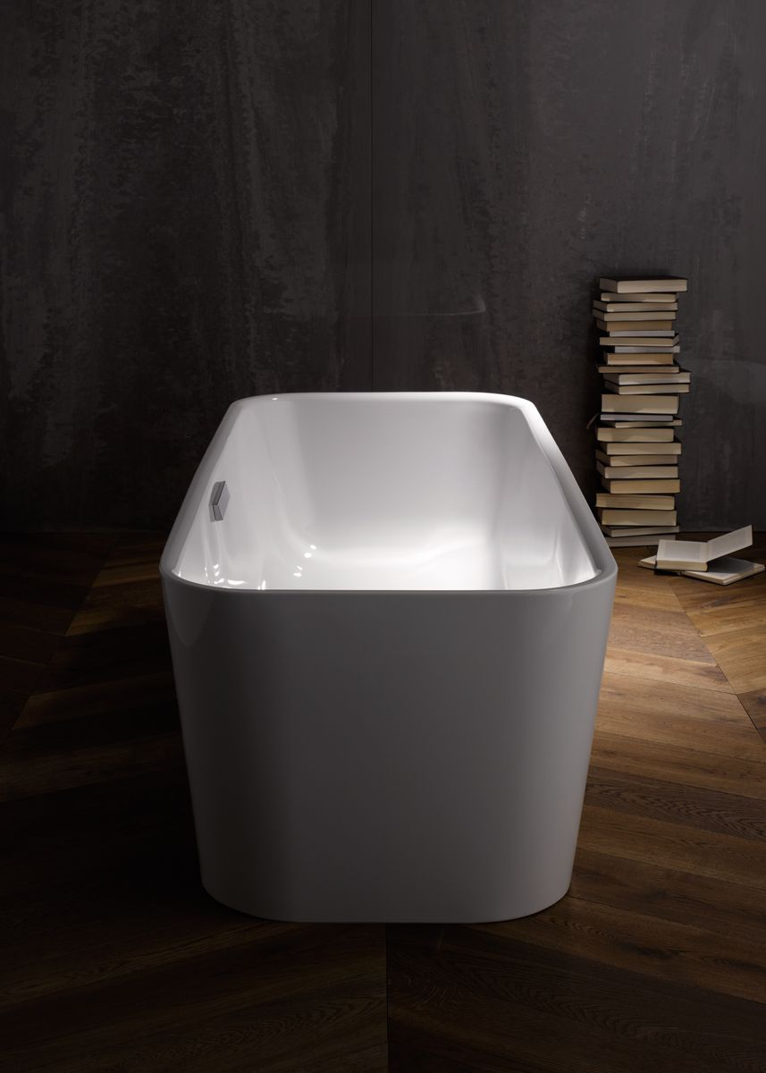 Type freestanding bathtub