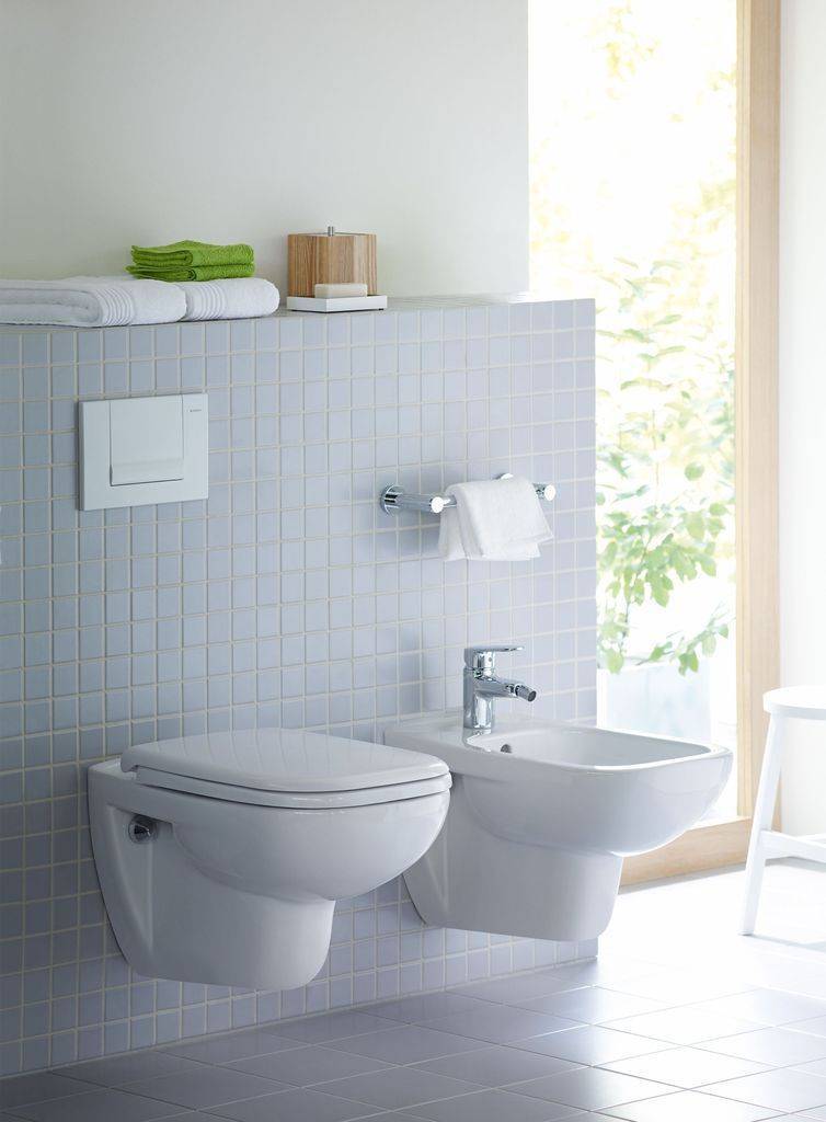 DuraStyle WC seat with soft-closing mechanism