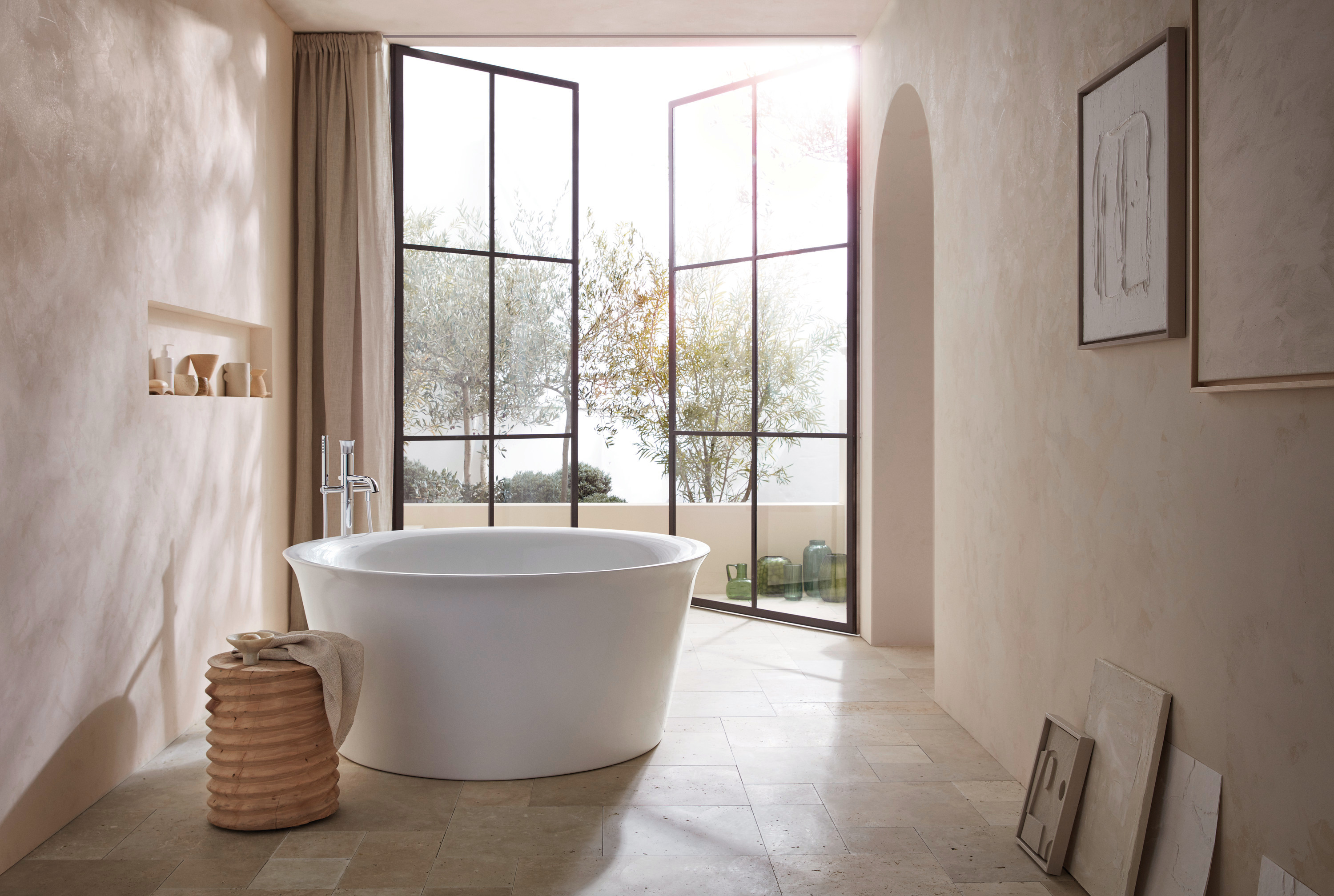 White Tulip freestanding bath tub 1400 x 1400mm