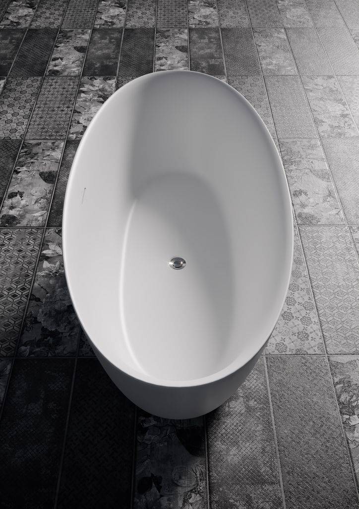 Beta freestanding oval bath