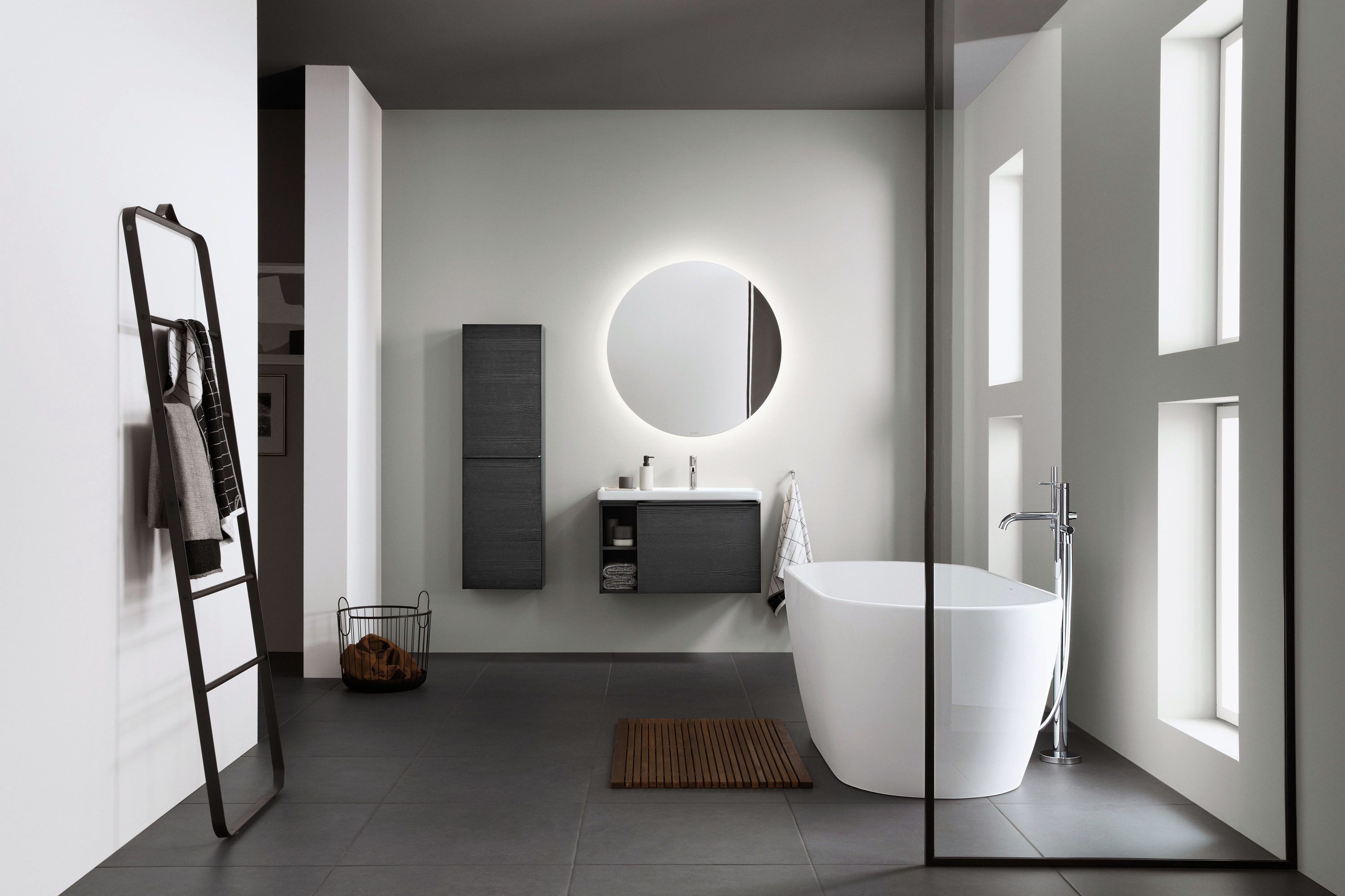 D-Neo freestanding bathtub with overflow