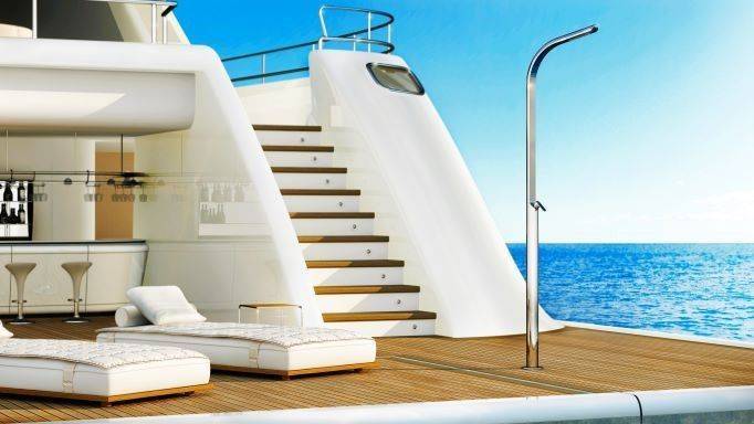 Inox Style Dusche auf Yacht.